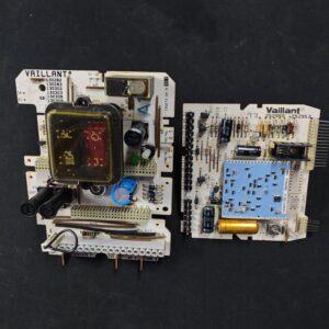 PCB electrónica Vaillant 130273 04 A · 73285100E para VCW E 18-10