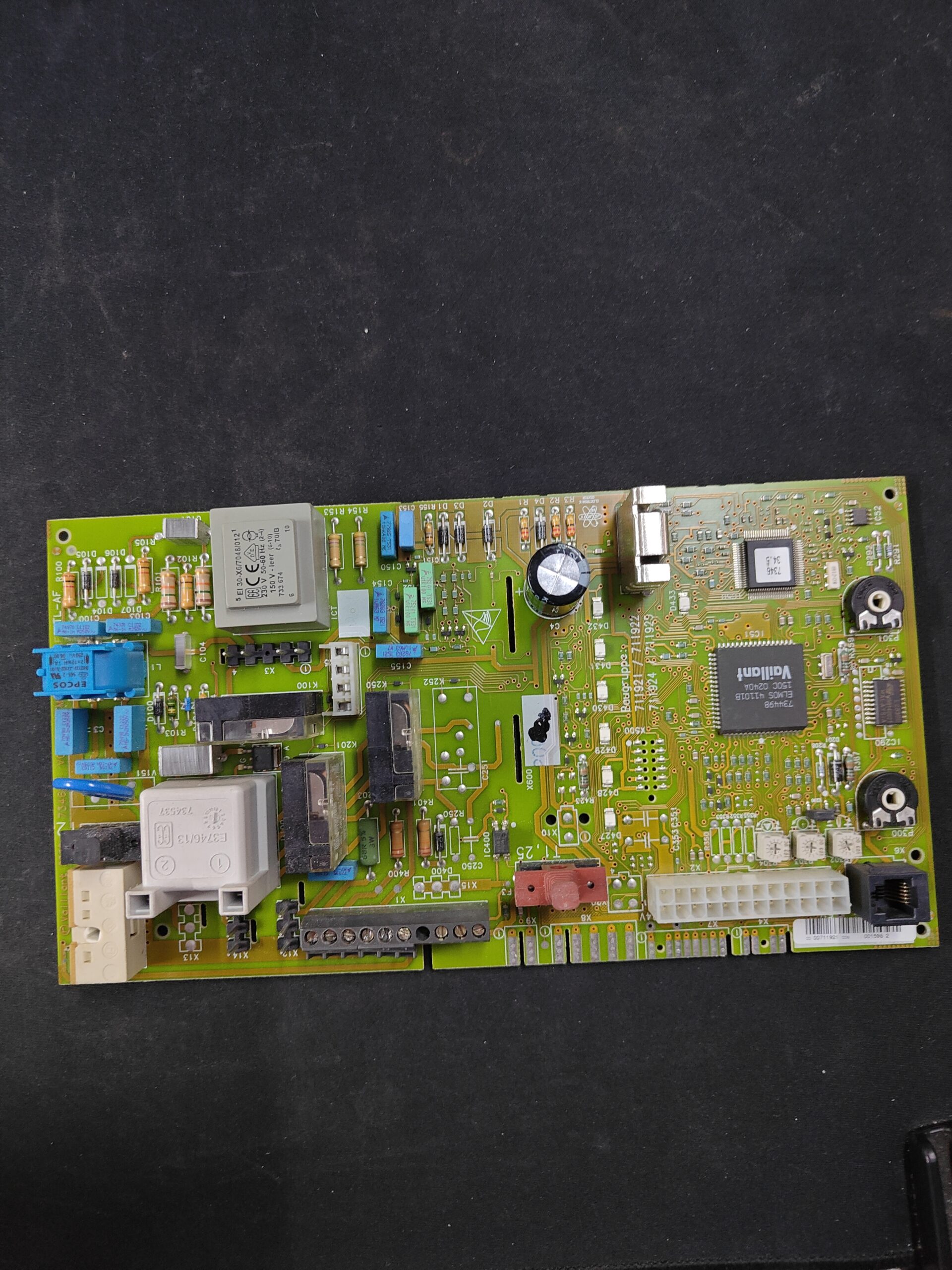 Carte électronique Vaillant PCB 734629 · Pour la chaudière VMW ES 240/3